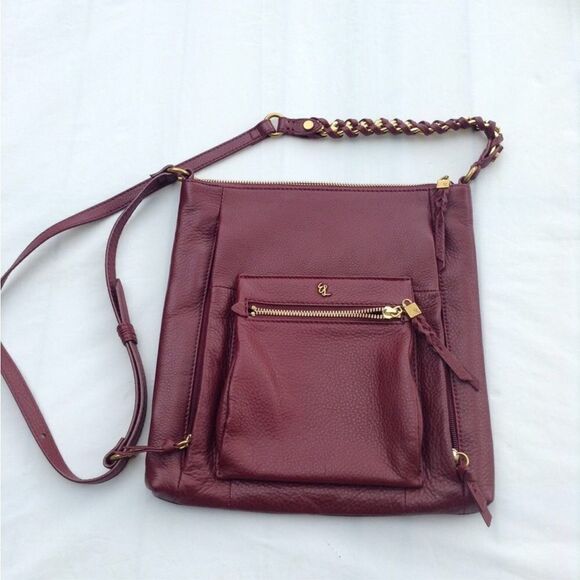 Elegant Burgundy Leather Shoulder Bag - Picture 2 of 7